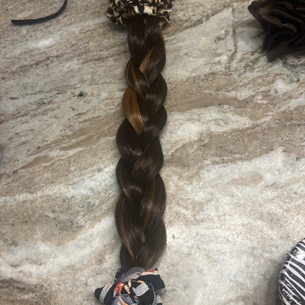 20” Hair Extensions - Picture 5 of 6
